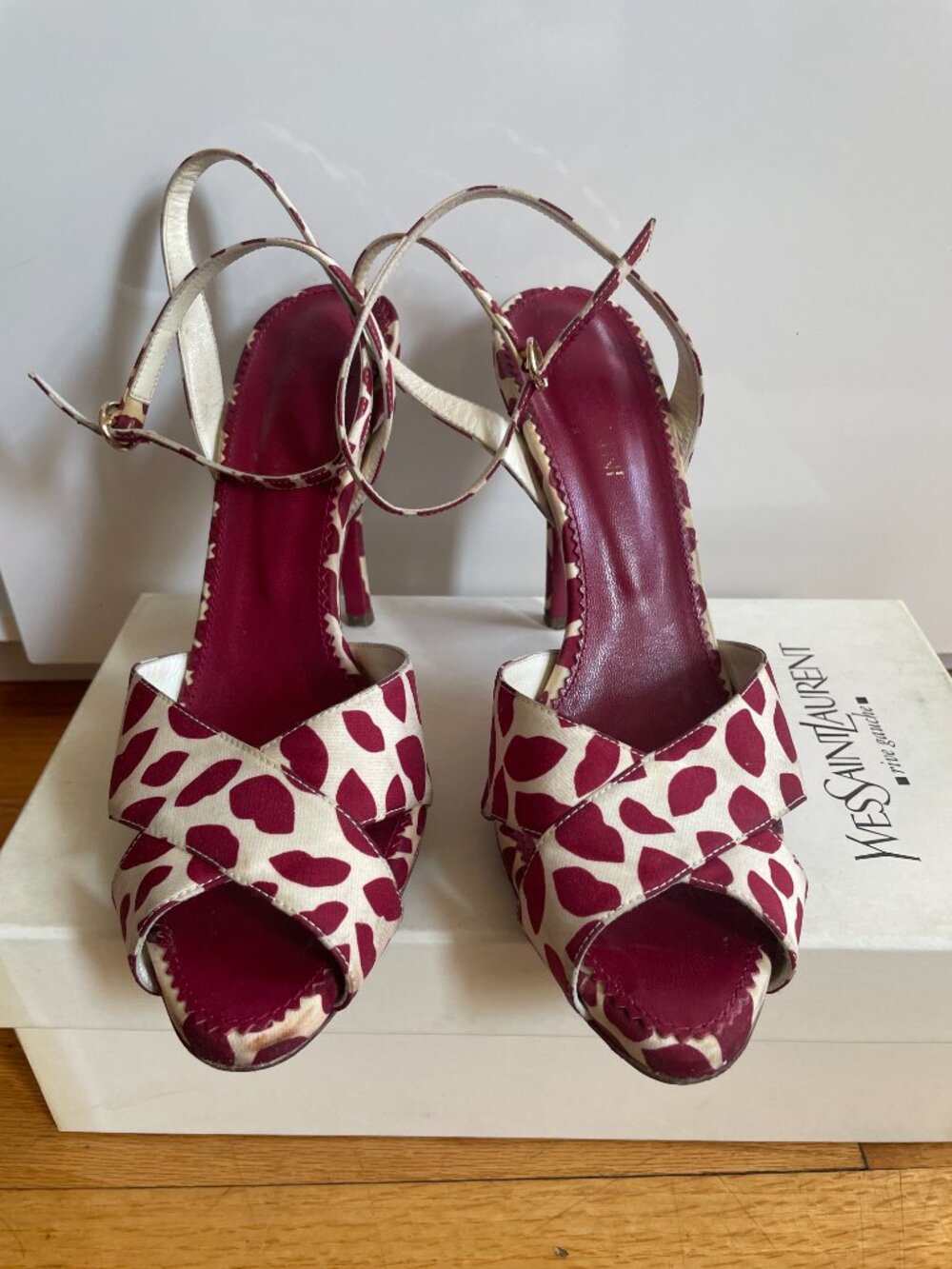 Vintage YSL iconic lip print silk sandals 39.5 - Picture 2 of 8
